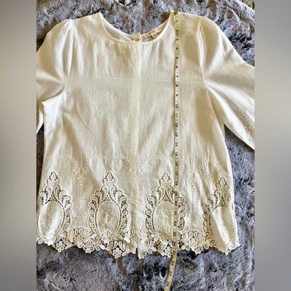 EUC Everly Elegant White Lace Women's Peasant Top Lace Embroidered Button Medium - Picture 10 of 13